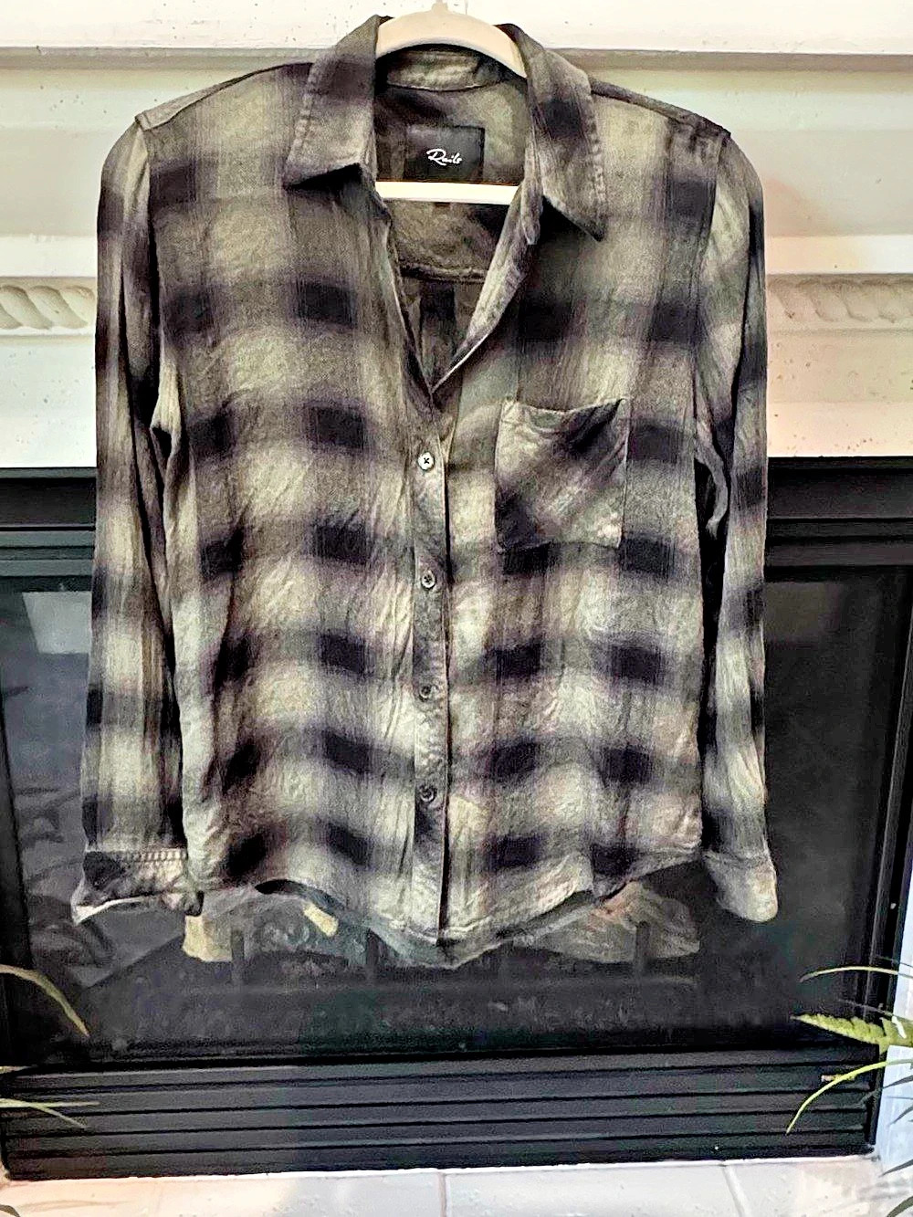 Rails Hunter Plaid Button Down Shirt Plaid Button Down in Black & Green Size